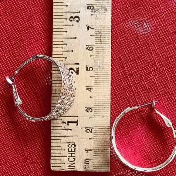 Rose gold tone hoop earrings floral cutout design new coastal cowgirl boho - Picture 9 of 11